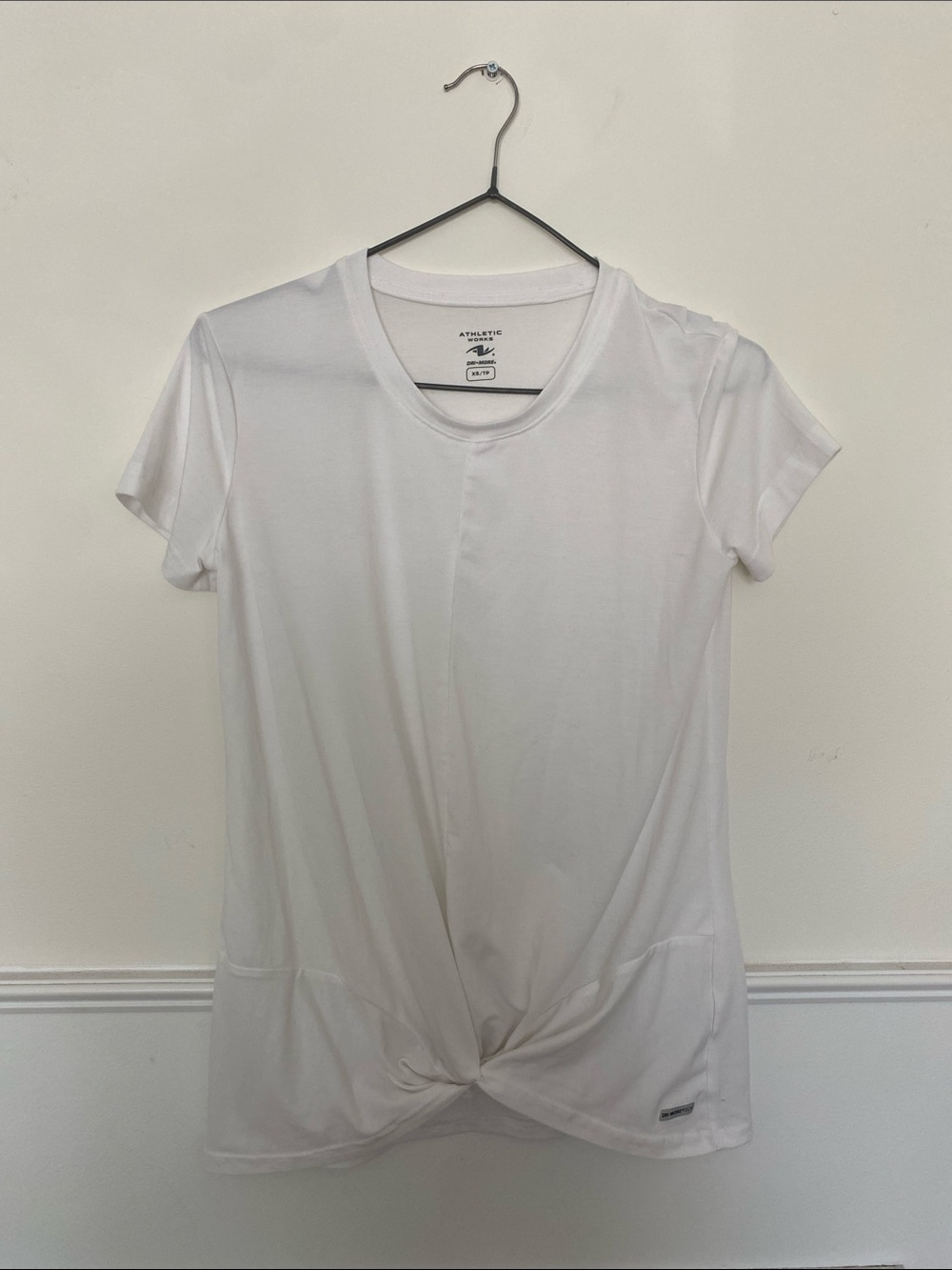 Athletic Works White Short Sleeve Twist-Front Tee